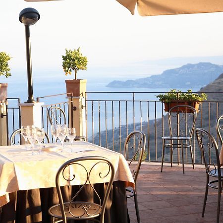 Agostiniana Hotel Santa Teresa Di Riva Eksteriør billede