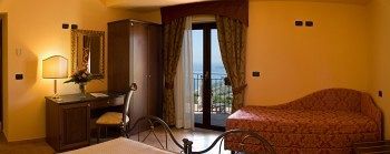 Agostiniana Hotel Santa Teresa Di Riva Eksteriør billede
