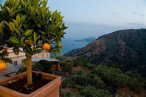 Agostiniana Hotel Santa Teresa Di Riva Eksteriør billede